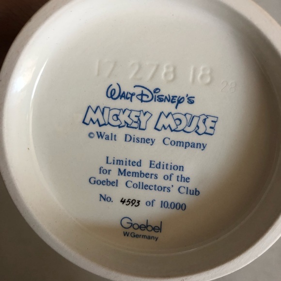 Disney Mickey and Minnie Figurines - Picture 4 of 6